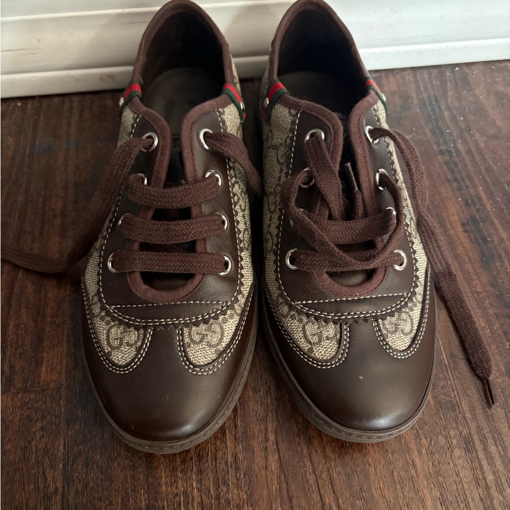Gucci size 33 kids shoes size 1.5 children’s shoe